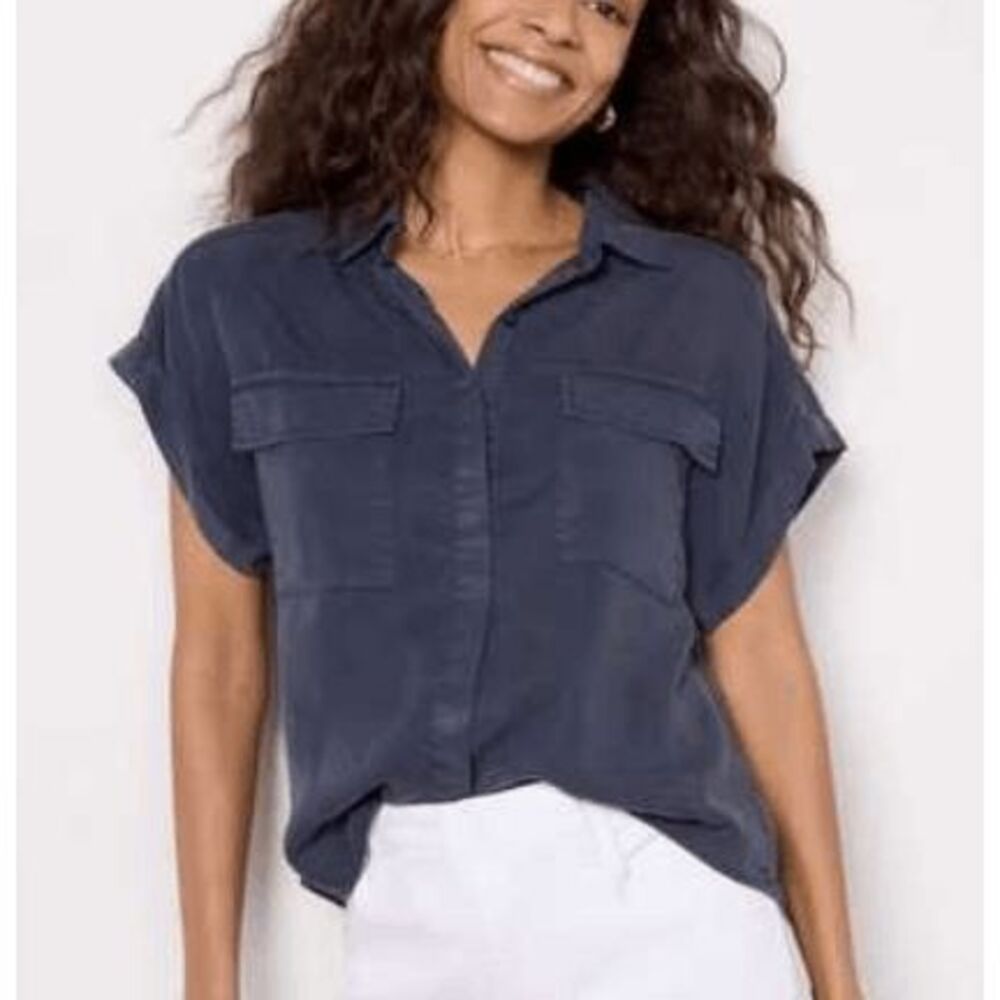 Evereve Navy Short-Sleeve Button Front Blouse